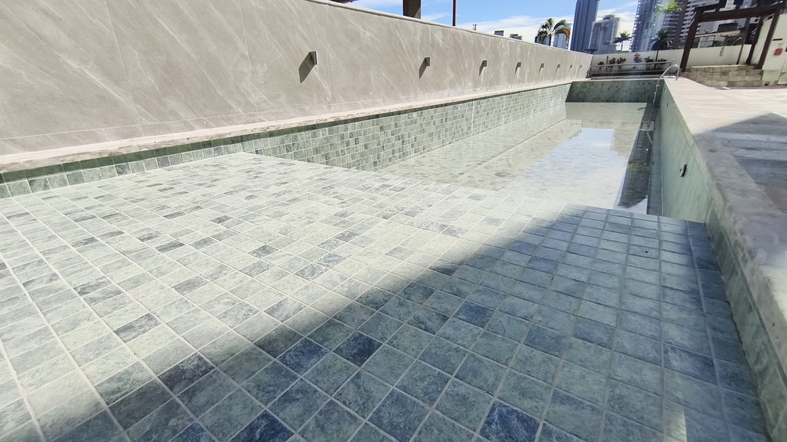 REFORMA DE ÁREA DE LAZER – PISCINA – SETOR MARISTA